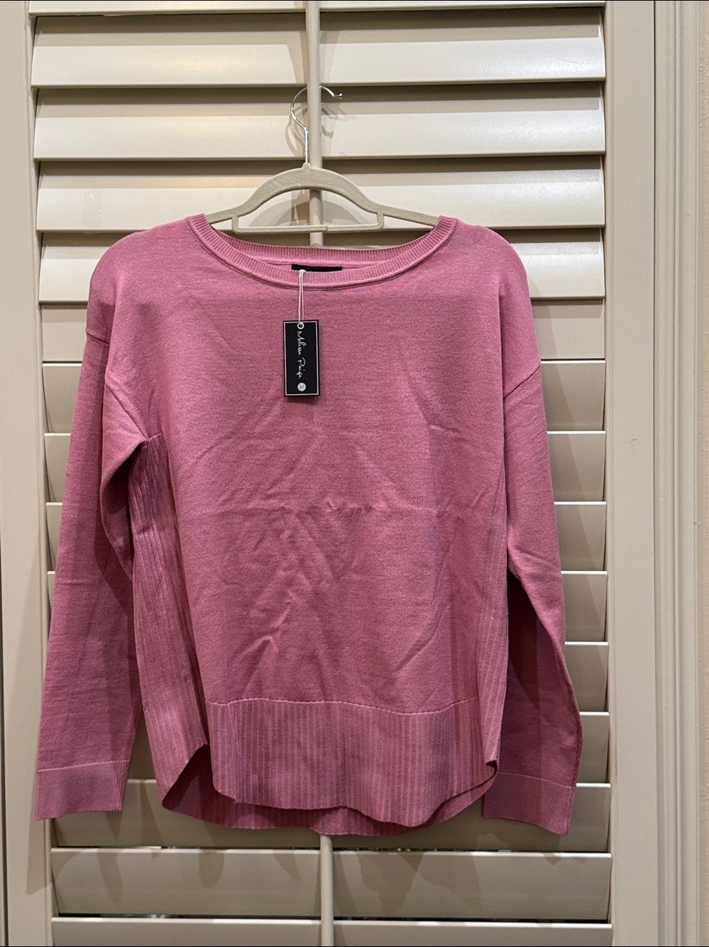 Melissa Paige Women's Round Hem Pull-On Sweater